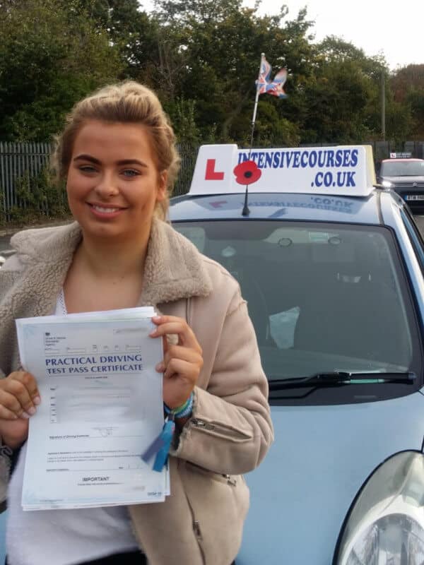 Congratulations to Charlotte Holly from London N8, Hornsey, on passing your practical test with a crash course from Intensive Courses