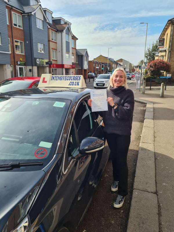 Congratulations to Liine who passed with an intensive driving course and the help of Glenn from Intensive Courses
